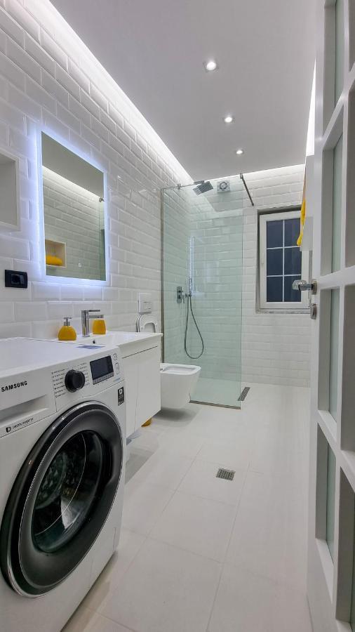 'The Yellow' Condo Berat Exteriör bild